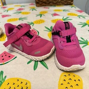 Nike Kids Fuchsia and Black Sneakers